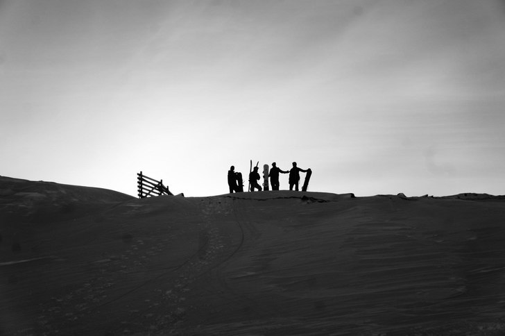 Äntligen uppe efter en morgonhajk under försäso. Photo: Fredik Hentzel.