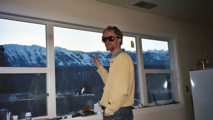 Utsikt över KHMR från vardagsrummet. Photo: Matte Lapp. Rider: Sulan.