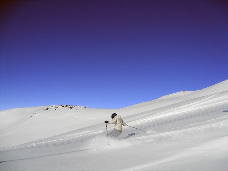 Le debút poudreuse dans les alpes. Eller nåt.
B. Photo: Max van Meeningen. Rider: Hedda Berander.