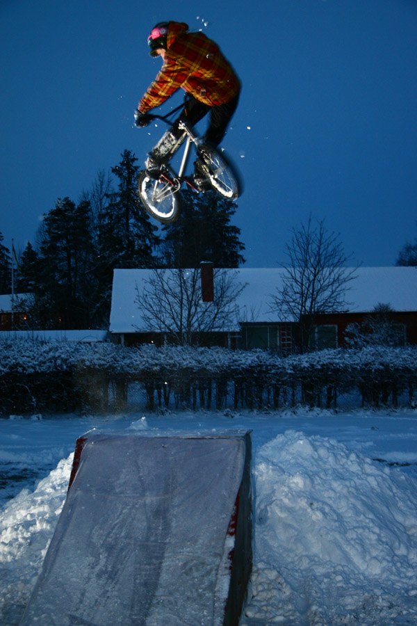 360 lookback. Photo: David Öst. Rider: Axel Parke.