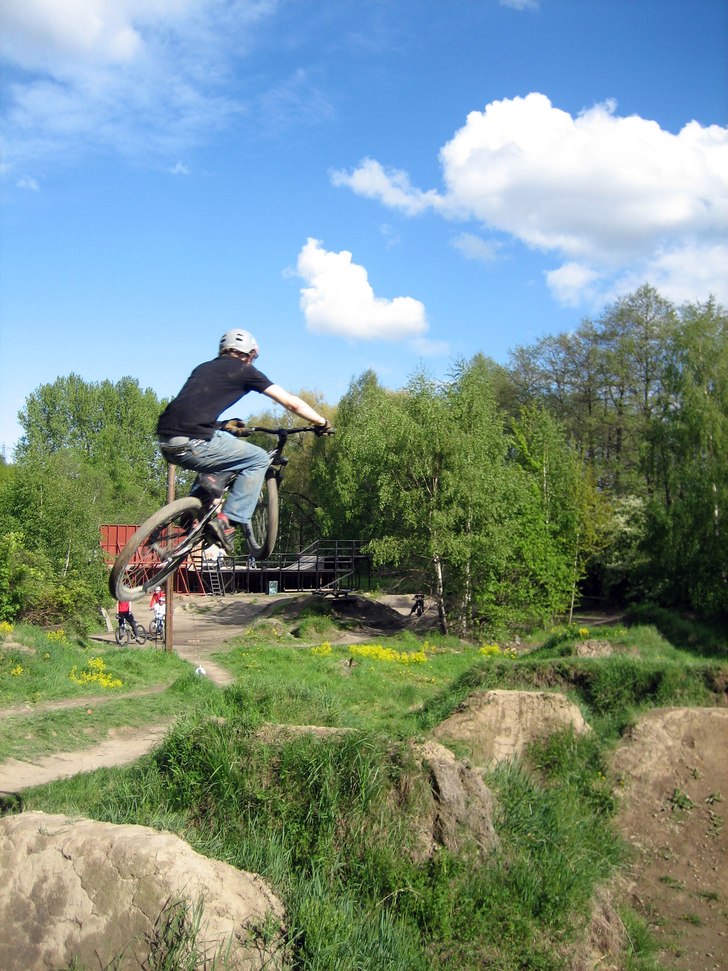Molnen sprack upp framåt eftermiddagen och mellan. Photo: Martin Alesund. Rider: Frans Nordén.