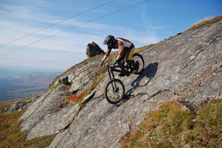 September i Åre. Photo: Henrik Kjellman. Rider: Tim Eriksson.
