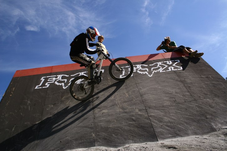 wallride i åre. Photo: patrik durfors. Rider: Pierre Holm.