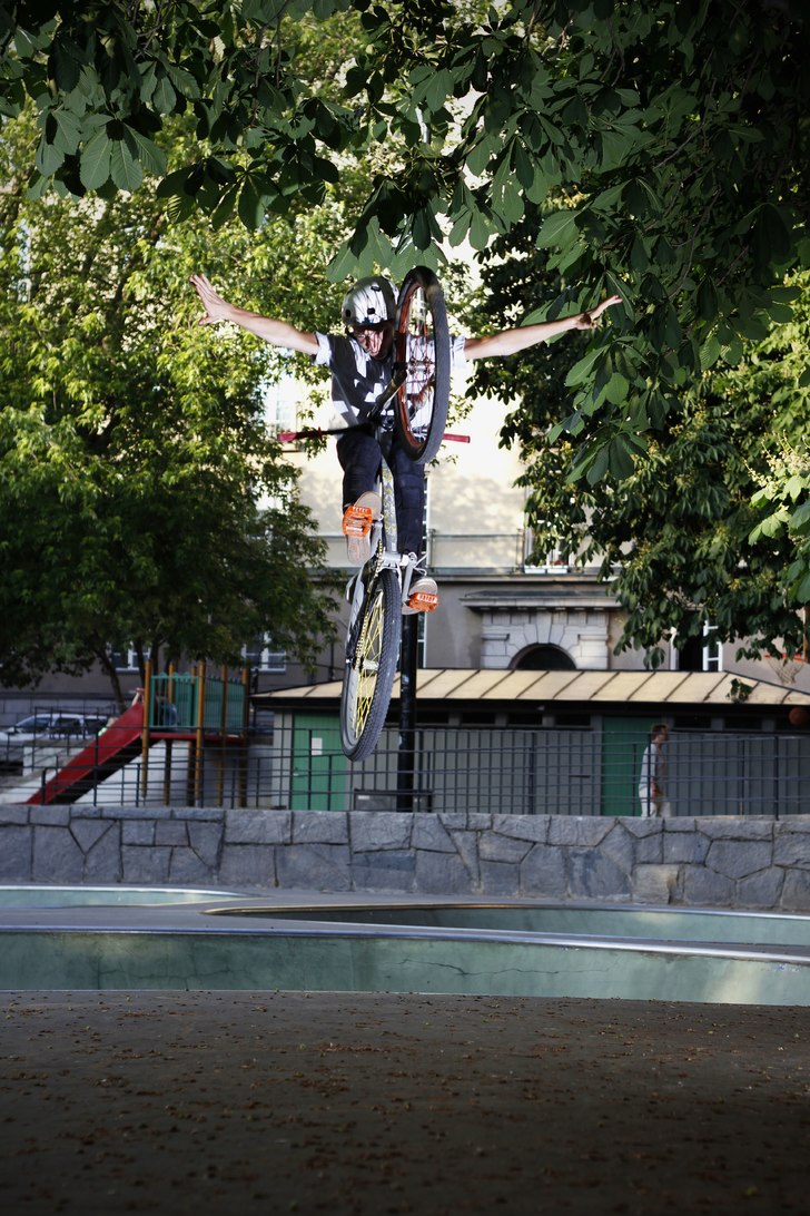 En tack tack no hand av alec. Photo: Joacim Berge. Rider: Alec Eklöv.
