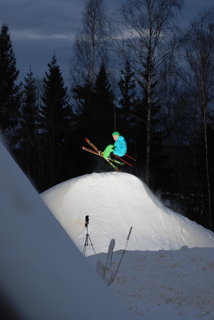 skuttade lite i en snö hög.... Photo: Mange karlsson. Rider: Jag, Emil Jonsson.
