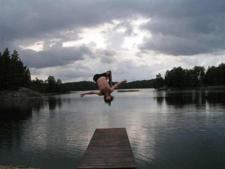 en back på olssons sommarställe vid båven.... Photo: anders olsson. Rider: gustav cederholm.