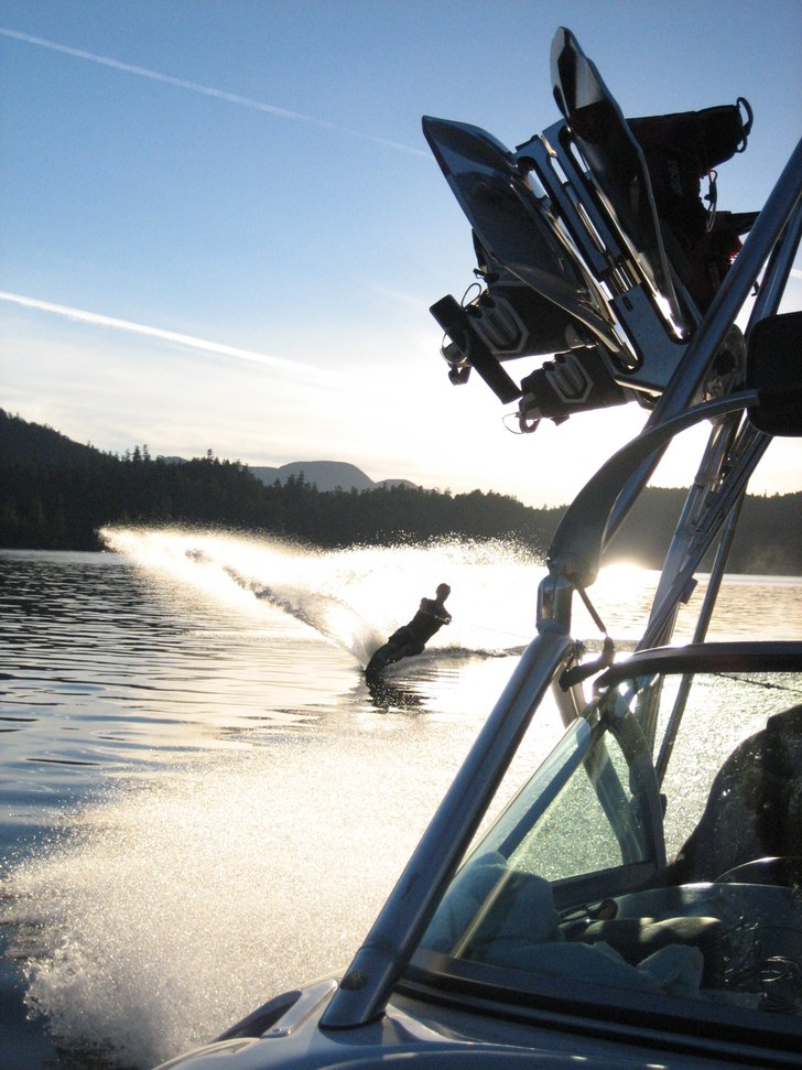 Bara ytterligare en till solnedgang session pa rub. Photo: Theodore Birkner. Rider: Ross Enns.