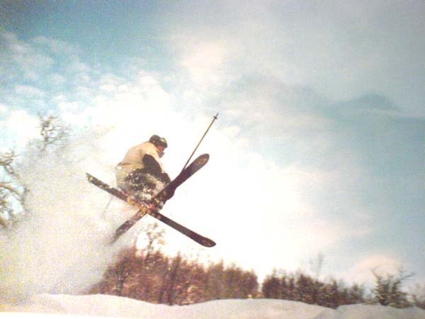 sjukligt mycket snö!. Photo: henrik zachrisson. Rider: gustav skåntorp.