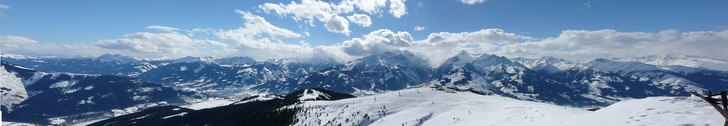 Översikt på Zell am See mot Kitzsteinhorn och Ka. Photo: Peter Igelhammar. Rider: Peter Igelhammar.