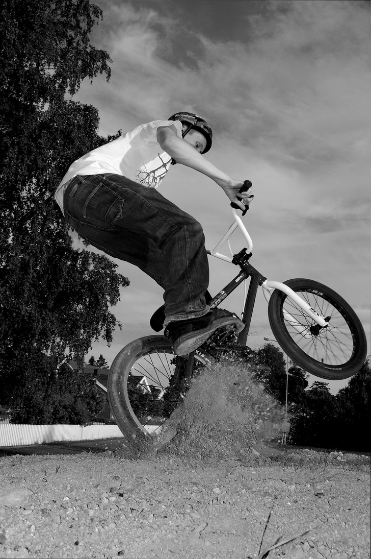 Black and white,. Photo: Simon Lindberg. Rider: Joar Lundberg.