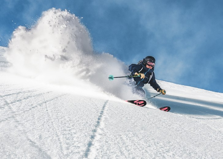 Linn Cecilie Mæhlum fångad mer eller mindre mitt. Photo: Axel Adolfsson. Rider: Linn Cecilie Mæhlum.