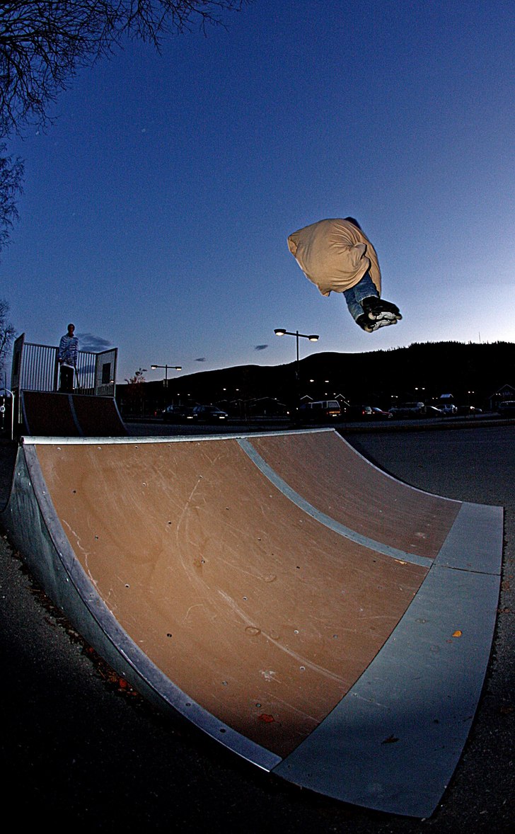 Photo: anton östlund. Rider: douglas Broström.