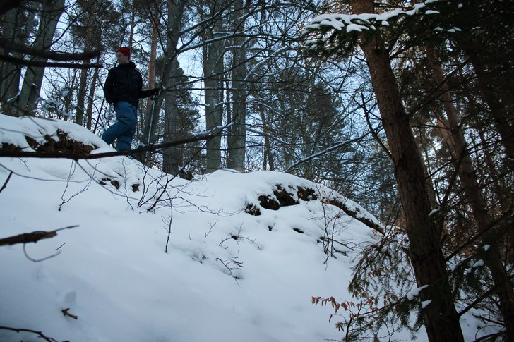 Mot slutet av offpiståket kan man välja att kör. Photo: Fabian Rimfors. Rider: Erik Blomqvist.