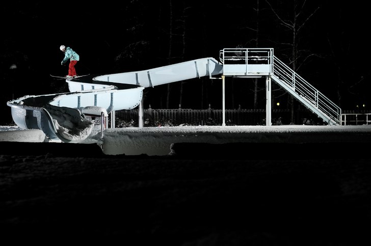 Körde denna konstiga rail, var kul och även en l. Photo: Thomas Charry. Rider: Elias Henderson.