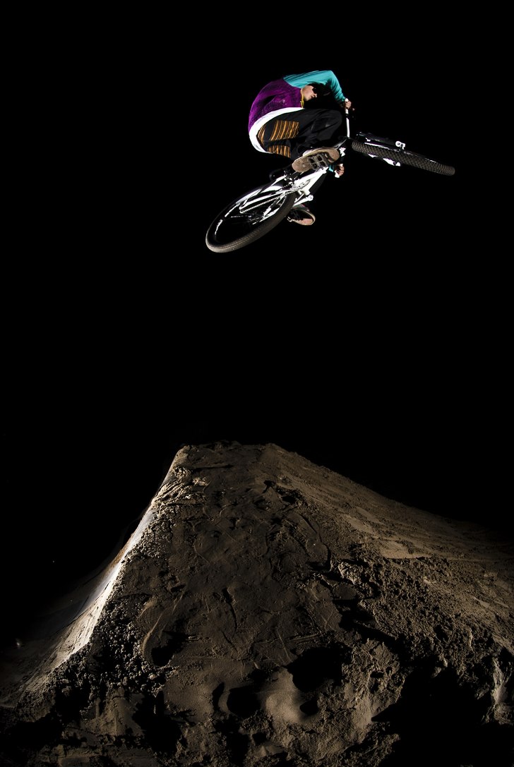 Byggde ett hopp. Photo: Magnus Karlsson. Rider: Emil Jonsson.