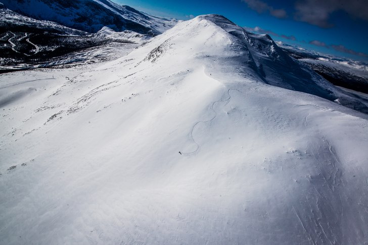 Helinord guide Tyler Curtis laying some nice track. Photo: Evelina Rönnbäck.