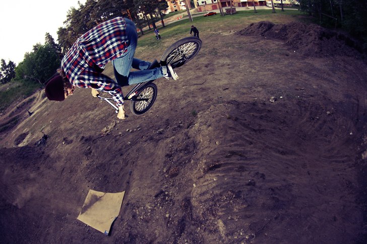 360 i nya dirtenn. Photo: Pontus Jonsson. Rider: Coffe.