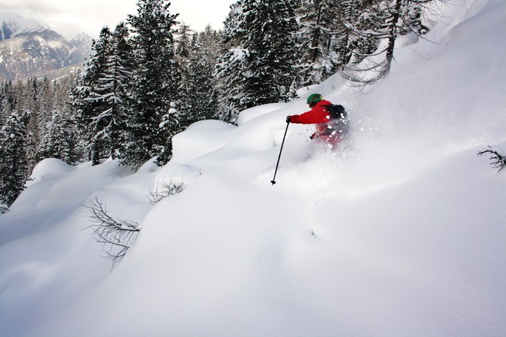 Pillows, flatljus och skön snö. Photo: Hans Lind. Rider: PG.
