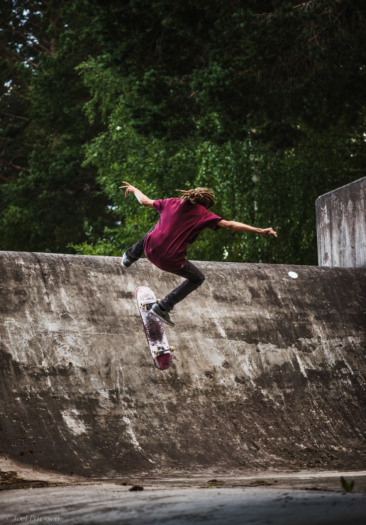 Photoshoot med Joel Lyrberg vid dammluckorna i Äl. Photo: joel Ericsson. Rider: joel lyrberg.