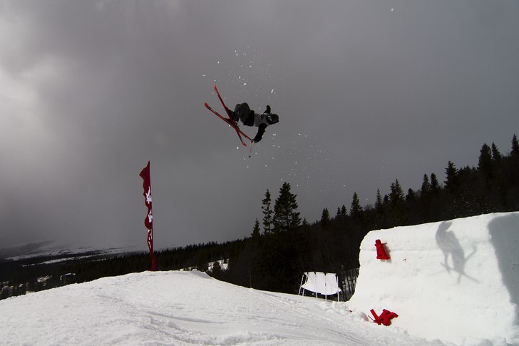 @PNordstrom

Freeridehelgen i Åre 2013. Photo: Hedda Berander. Rider: Pontus Nordström.