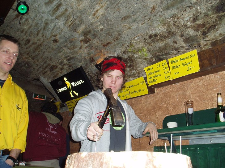 Stubben ett härligt österrikiskt sällskapsspel . Photo: Kasper Kristensson. Rider: Filip Eklund.