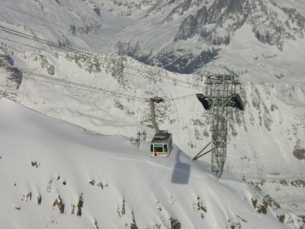 Fantastisk morgon där jag lyckades fånga kabinen. Photo: Magnus Lageson. Rider: Kabin i Andermatt.
