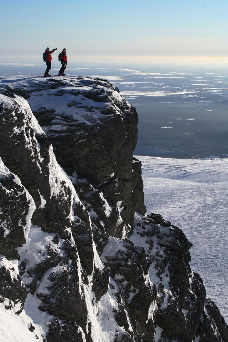 Våra guider Igor och Dmitry visar vägen..... Photo: Erik Brinkman. Rider: Igor och Dmitry.