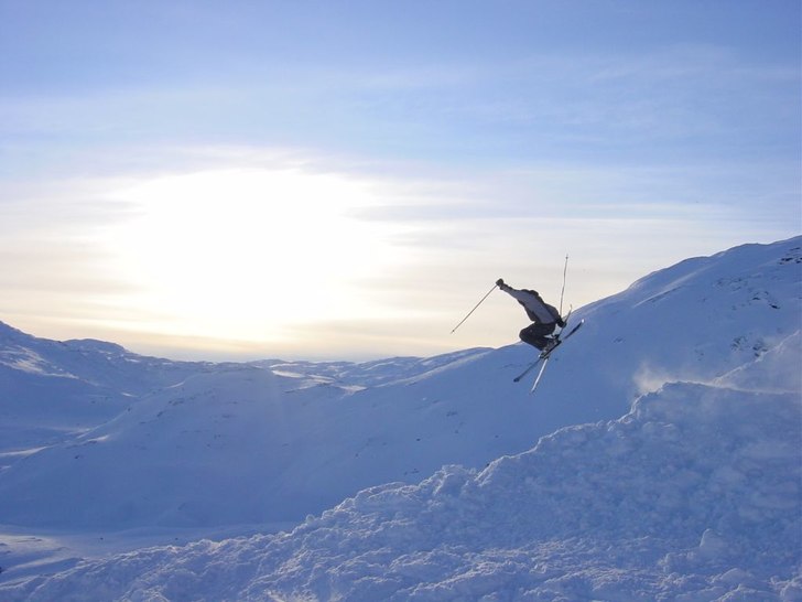 Jag och Linus var och åkte lite puder i Gränsen . Photo: Simon Pontér. Rider: Linus Nyström.