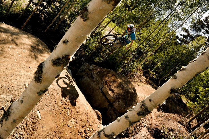 Från nya hoppleden i Järvsö, sjukt nöjd med de. Photo: Emrik Jansson. Rider: Alexander Bäckvall.