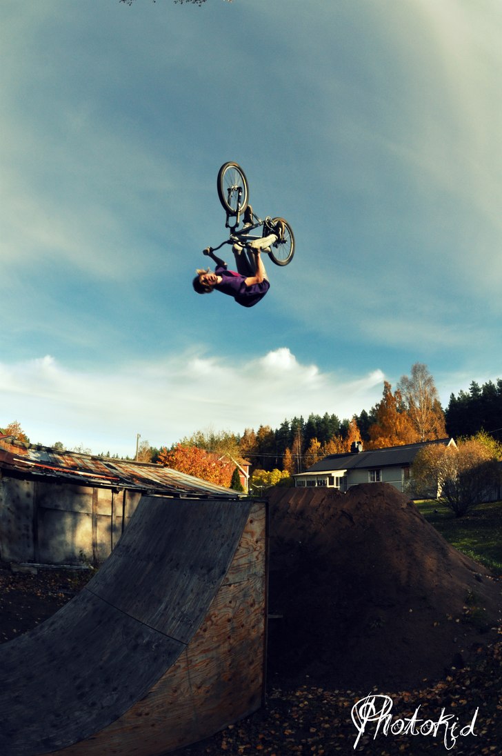 Jocke flippar.. Photo: Joel Ericsson. Rider: jocke wahlgren.