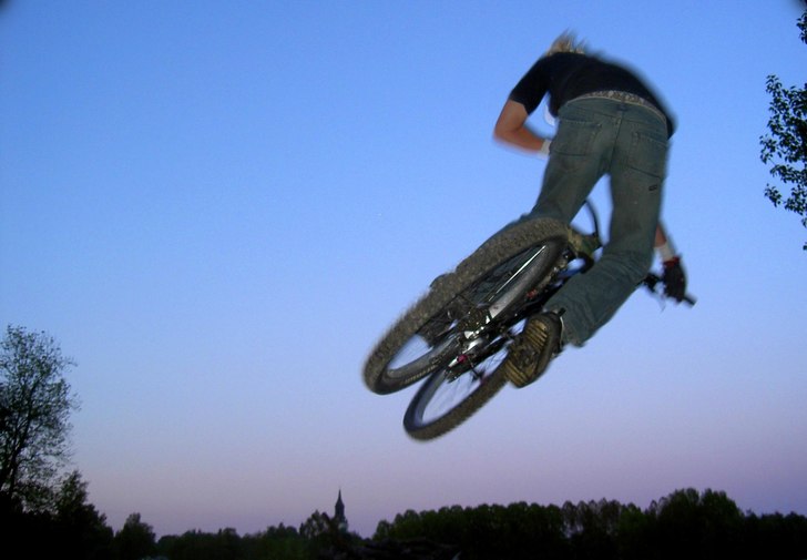 vi var ute och fotade en fin tisdags kväll. Photo: niclas olsson. Rider: johan lantz.
