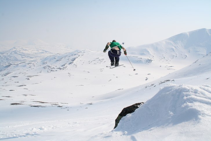 Joel, jag mfl toppturar på sönnertväråklump en. Photo: Peter Karlbom. Rider: Joel Nyström.
