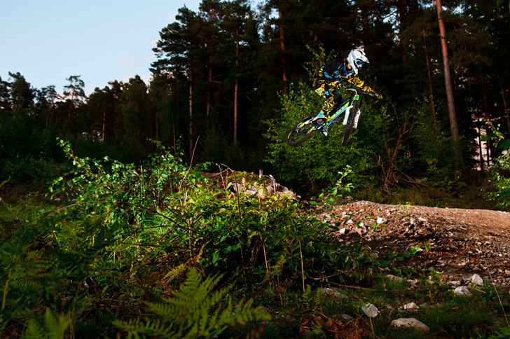 Döwnhell

http://magnusphoto.nu/. Photo: Magnus Karlsson. Rider: Emil Jonsson.