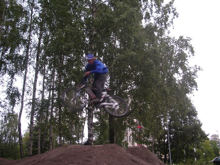 lite suddigt :p . Photo: Daniel Landell. Rider: Robin Andersson.