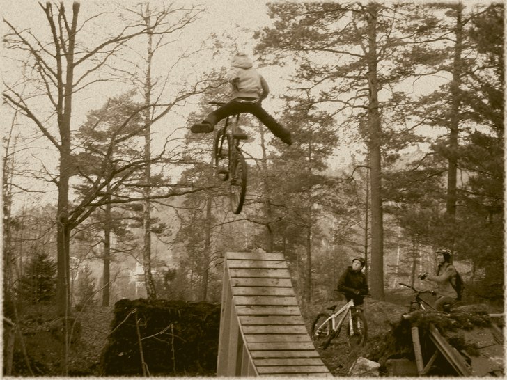 jag hoppar!. Photo: Simon Berggren. Rider: Gustav Bodén.