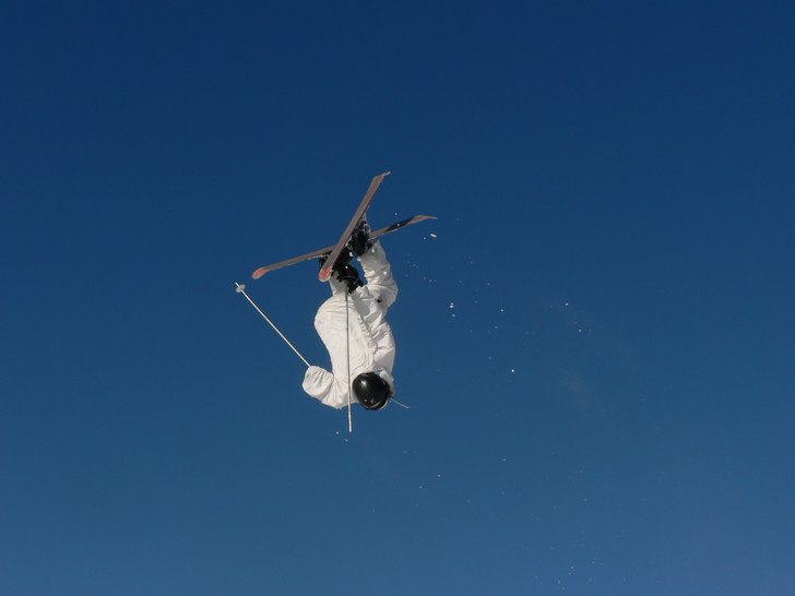 B-flip Med tailförsök. Photo: Daniel Granberg Riley Andres. Rider: Mich.