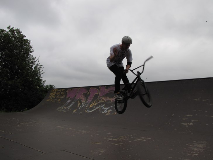 bunnyhop barspin. Photo: jesper nyborg. Rider: jacob nedler.