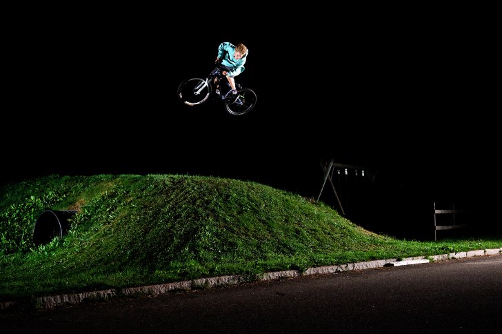 Hej & hå. Photo: Magnus Karlsson. Rider: Emil Jonsson.