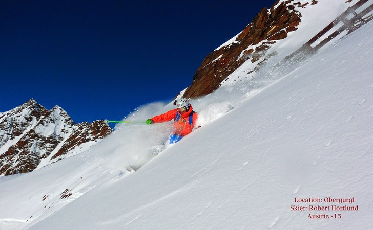 Bluebird Morning i Obergurgl!. Photo: Karin Lindgren. Rider: Robert Hortlund.