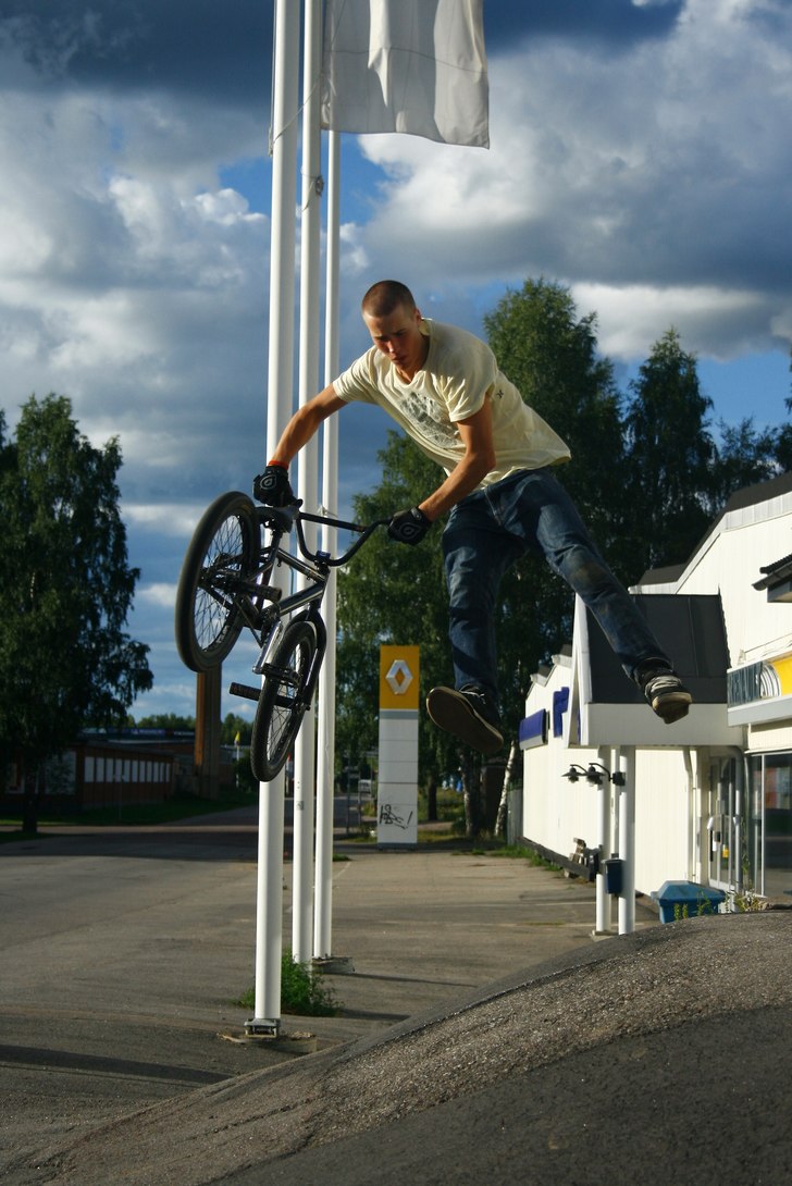 svansvipp. Photo: Pontus Jonsson. Rider: Henrik Westlund.