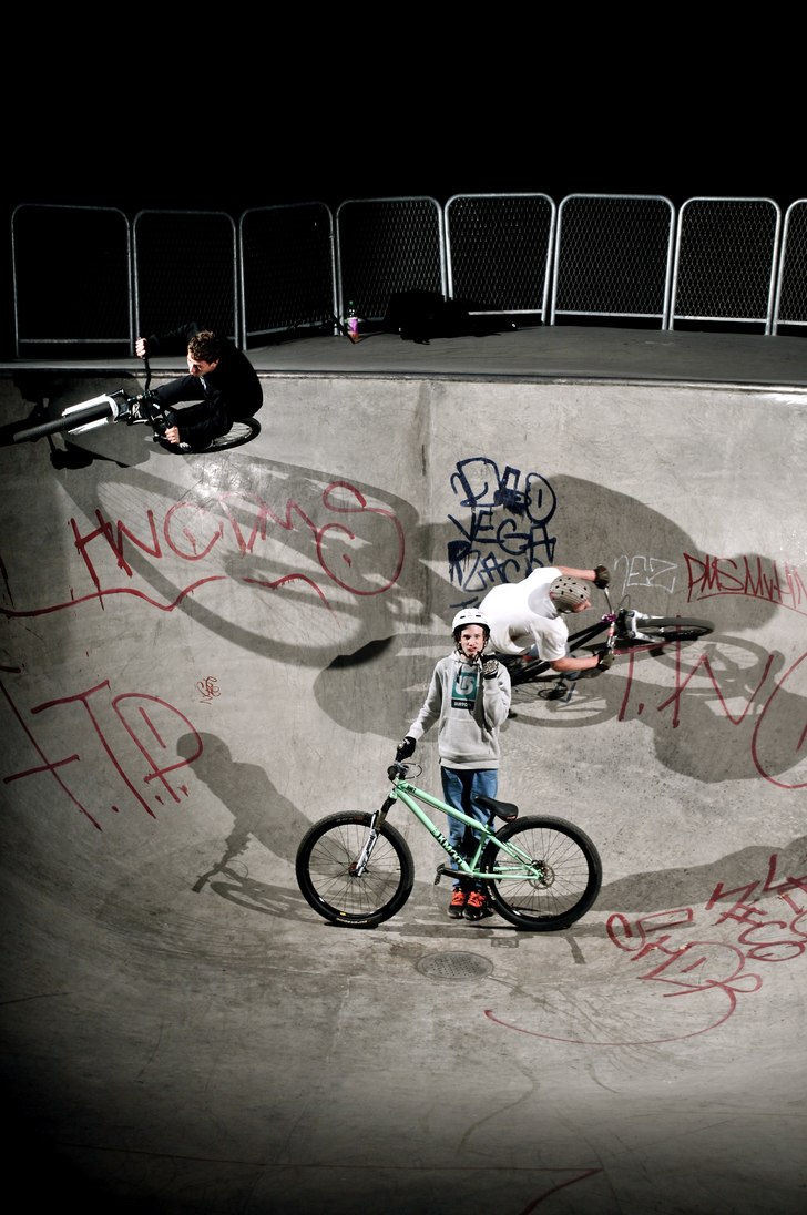 Kul kväll i actionpark :). Photo: Erik Carlsen . Rider: Anton Wängberg,Johan Nilsson och ?.