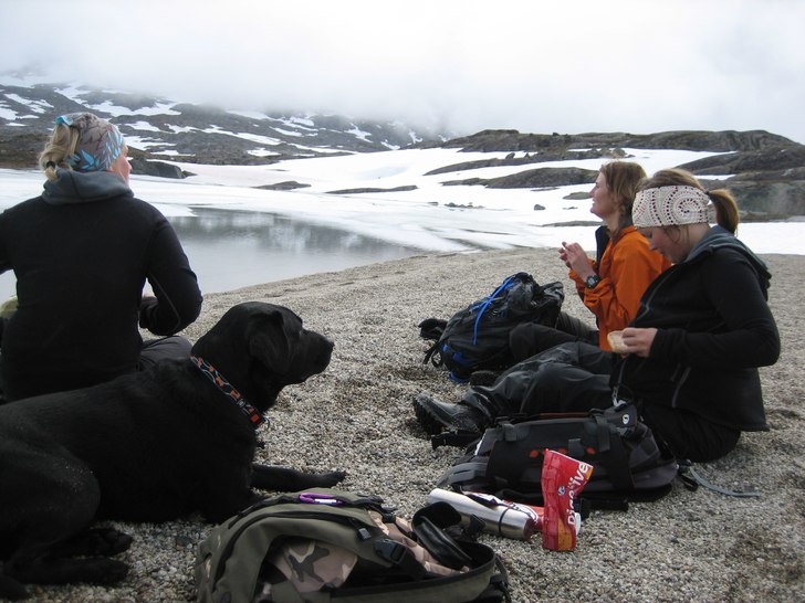 Stora ölturen, man måste ju passa på med strand. Photo: Emma Karvonen. Rider: Elin, Challe, Ingela och Hampus.
