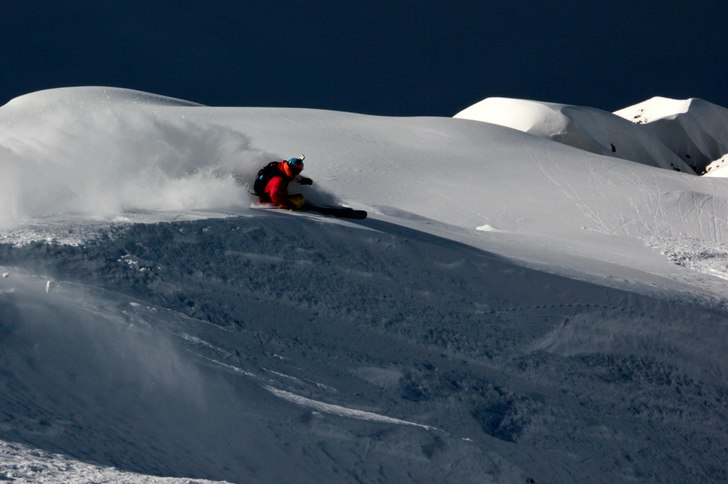 US skier Drew skiing a new line in Las Leñas Vall. Photo: Stefan Joller. Rider: Drew Hartley.