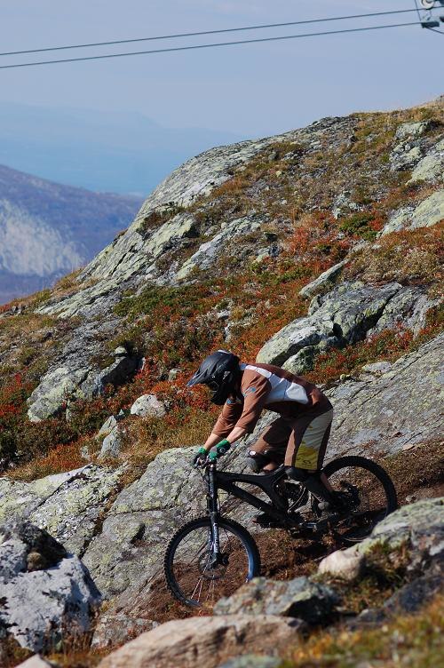 September i Åre. Photo: Henrik Kjellman. Rider: Tim Eriksson.