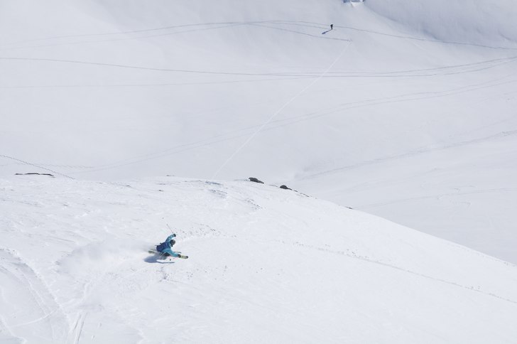 Johannes Omma smeker berget ner i Kobåset.. Photo: Fredrik Corin.