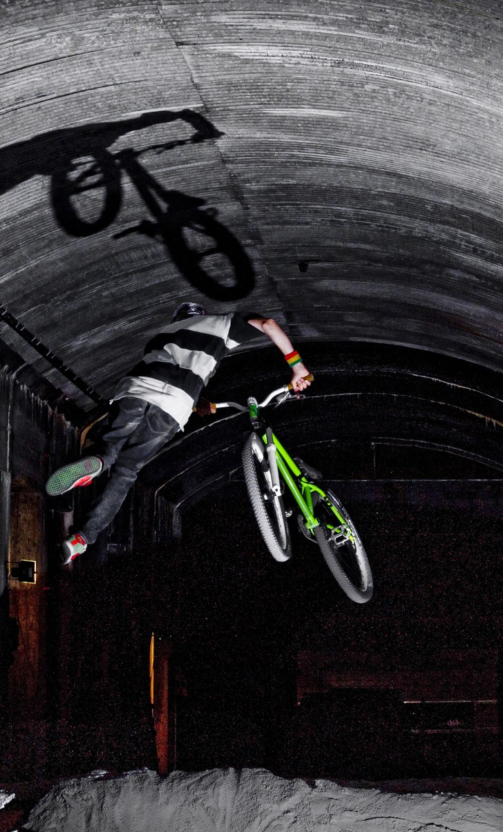 Tailwhip. Photo: Simon Berggren. Rider: Matte.