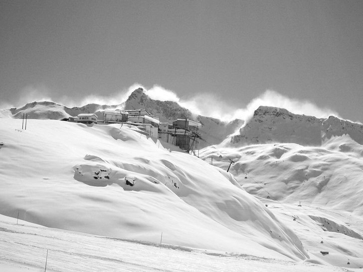 Blåsiga bergstoppar i Italien. Photo: Viktor Lindqvist.
