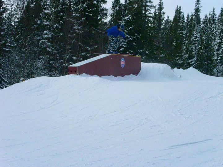 Boxen i bräcke. Photo: Martin Byström. Rider: Mikael "Gillis" Ekström.