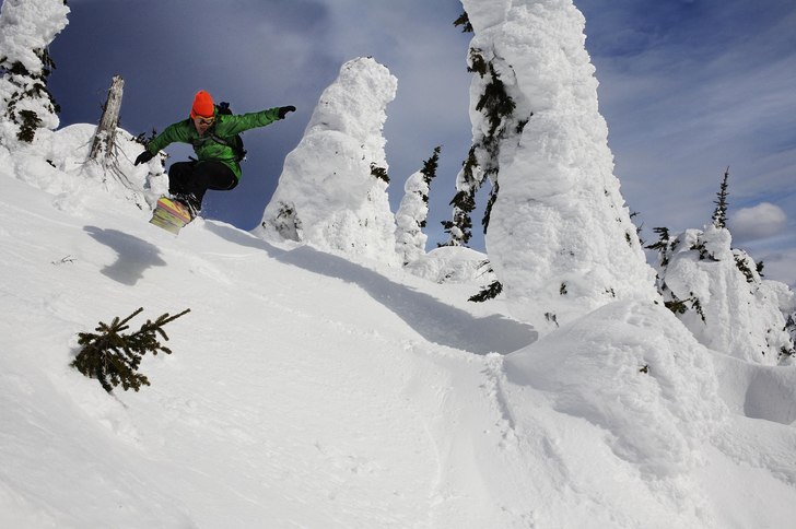 3.5 hour showshoe hike up the backside of mammoth . Photo: Gustav Ohlsson. Rider: Brian Wolfe.