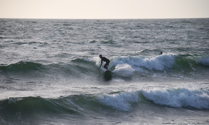 surfin'. Photo: Pappa Lundborg. Rider: Anton Lundborg.